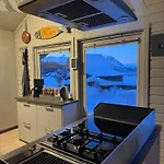 Big In Lyngen Fjords Feriehus Jægervatnet