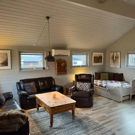 Big In Lyngen Fjords Ferienhaus Jægervatnet
