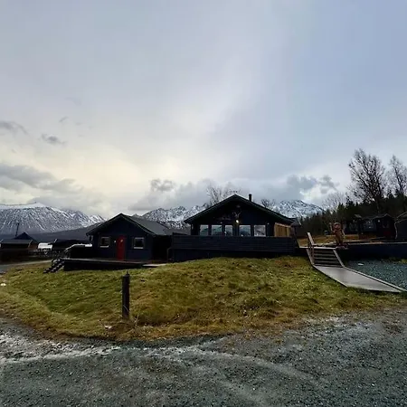 Big In Lyngen Fjords Jægervatnet