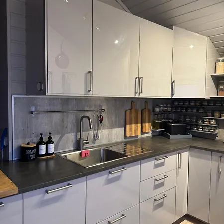 Holiday home Big In Lyngen Fjords Jaegervatnet
